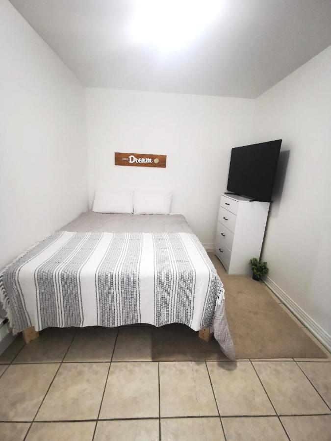 Plush 2 Bedroom Unit 5Min Downtown Off Wellington Монреаль Экстерьер фото
